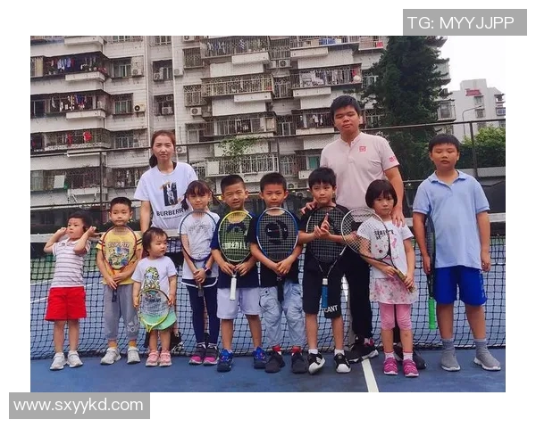 深圳网球队在全国锦标赛中的灵活战术与团队协作表现分析