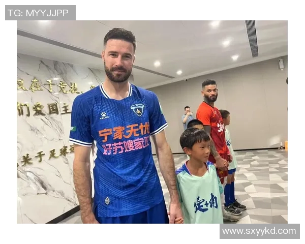 球场背后的英雄厉害的球童如何助力足球明星成就辉煌职业生涯 球场背后的英雄厉害的球童如何助力足球明星成就辉煌职业生涯