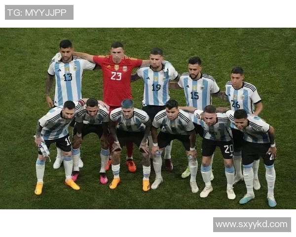 足球巨星的奢华生活揭秘从训练场到私人豪宅的精彩瞬间 足球巨星的奢华生活揭秘从训练场到私人豪宅的精彩瞬间